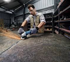 Одноручная угловая шлифмашина BOSCH GWS 670 в кор.