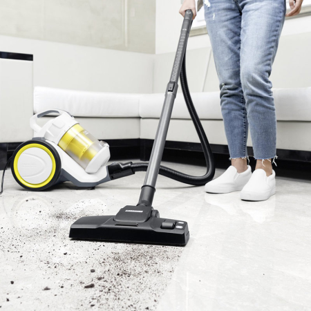 Пылесос сухой уборки Керхер VC 3 Premium с насадкой для паркета