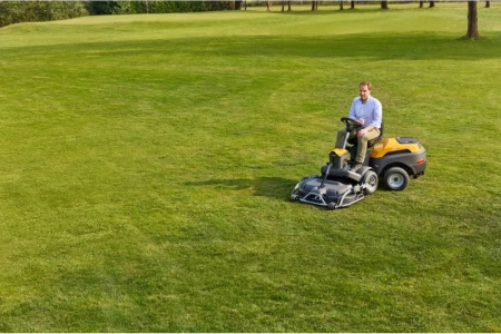 Газонокосилка бензиновая с сиденьем Stiga Park 500 W