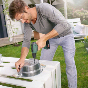 Аккумуляторная дрель-шуруповерт BOSCH UniversalDrill 18 в кор.