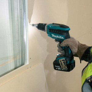 Аккумуляторная шуруповерт MAKITA DFS 452 Z в кор.