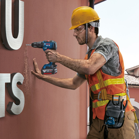 Аккумуляторная ударная дрель-шуруповерт BOSCH GSB 18V-50 в чем.