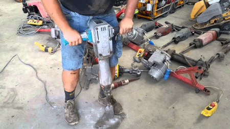 Отбойный молоток MAKITA HM 1400