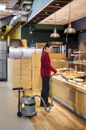 Пылесос сухой и влажной уборки Karcher NT 22/1 Ap L