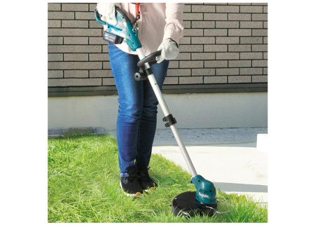 Триммер аккумуляторный MAKITA UR 100 DWAEX