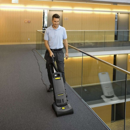 Щеточный пылесос для сухой уборки Karcher CV 30/1