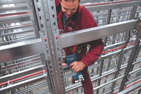 Аккумуляторный ударный гайковерт BOSCH GDX 180-LI в чем.