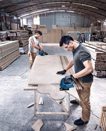 Лобзик электрический BOSCH GST 700 в кор.