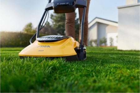 Газонокосилка аккумуляторная на воздушной подушке STIGA AERO 132e KIT (20V 2 х 4 Ач + З/У)